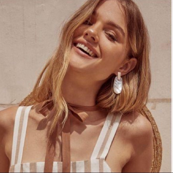 Kendra Scott Aragon Silver Abalone Shell Drop Earrings - Picture 4 of 10